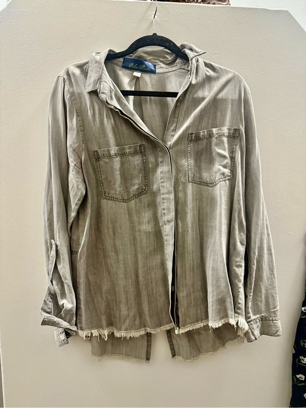 Size large gray distressed boutique